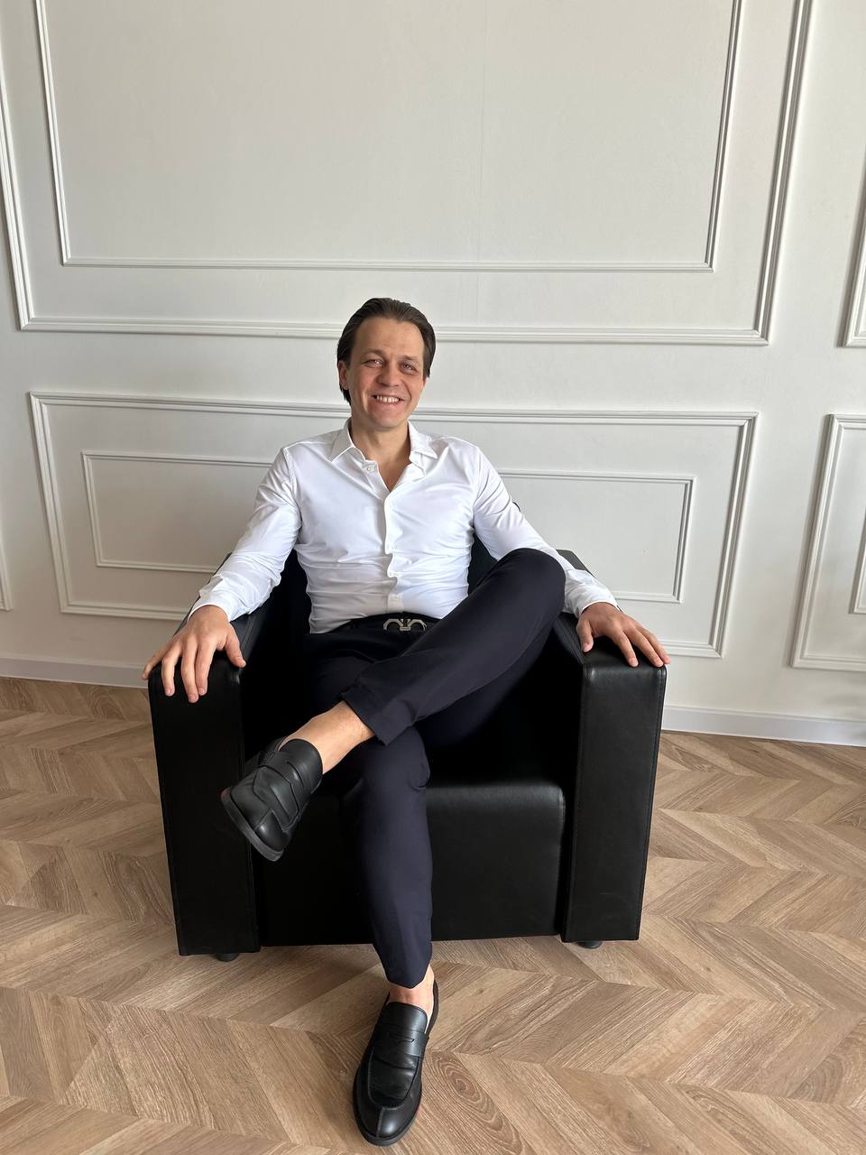 Dubai skyline at night with modern towers.